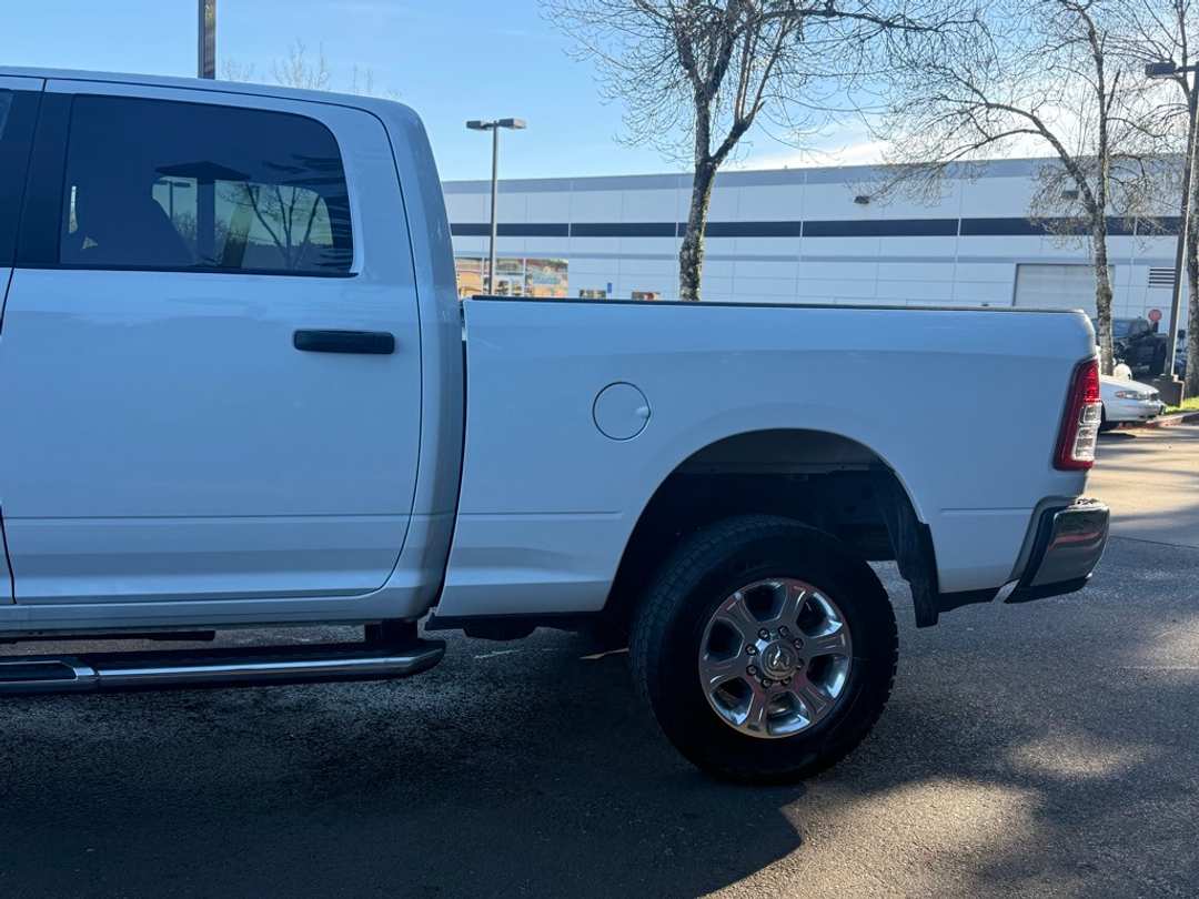 2024 Ram 2500 Big Horn - Image 8