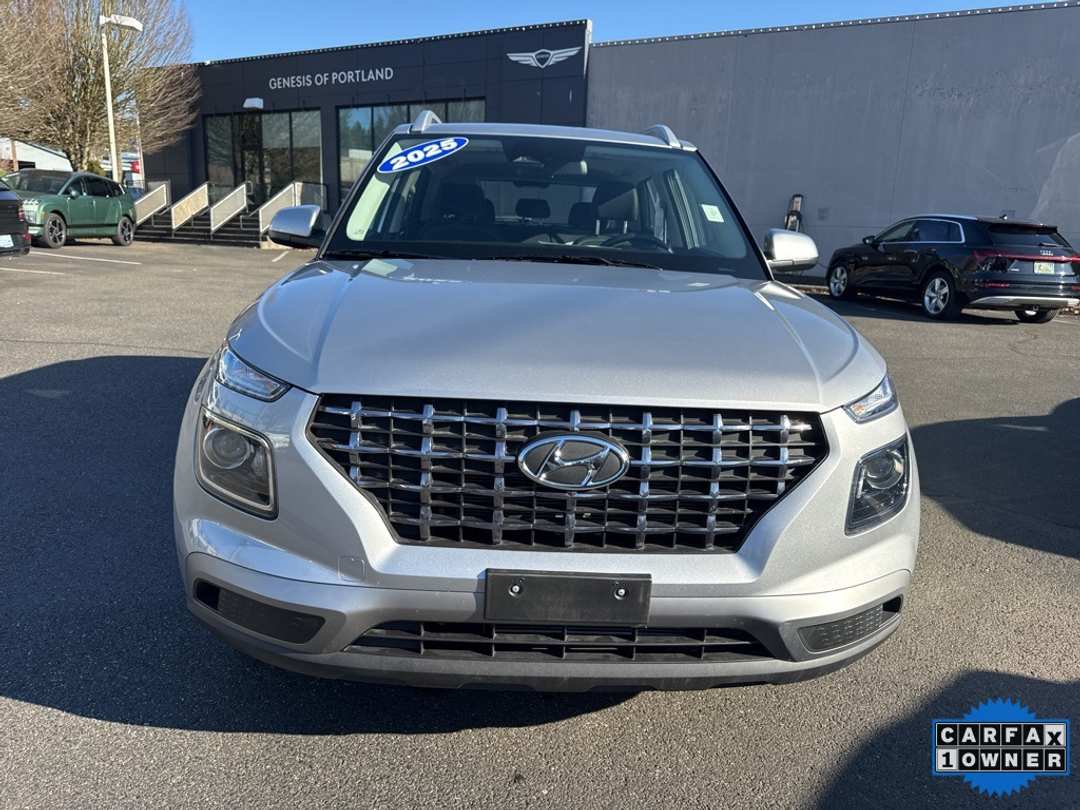 2025 Hyundai Venue SEL - Image 2