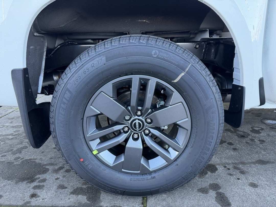 2026 Nissan Frontier SV - Image 9