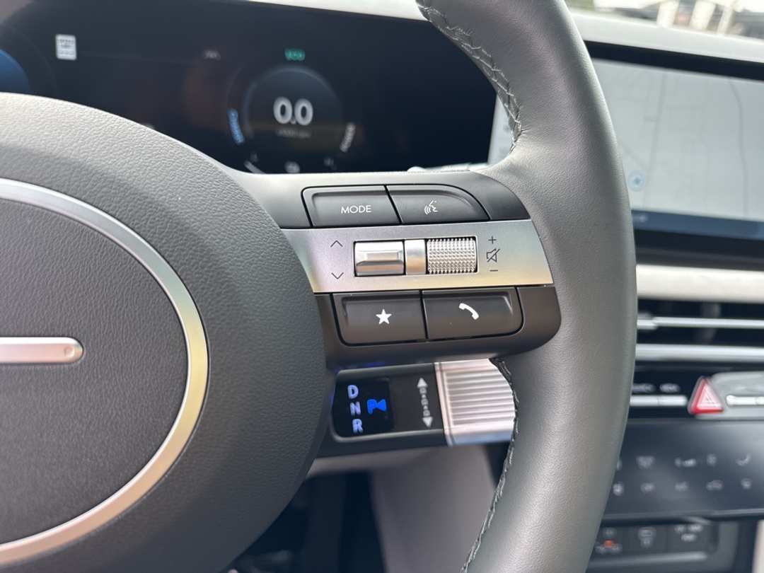 2025 Hyundai Tucson Limited - Image 39