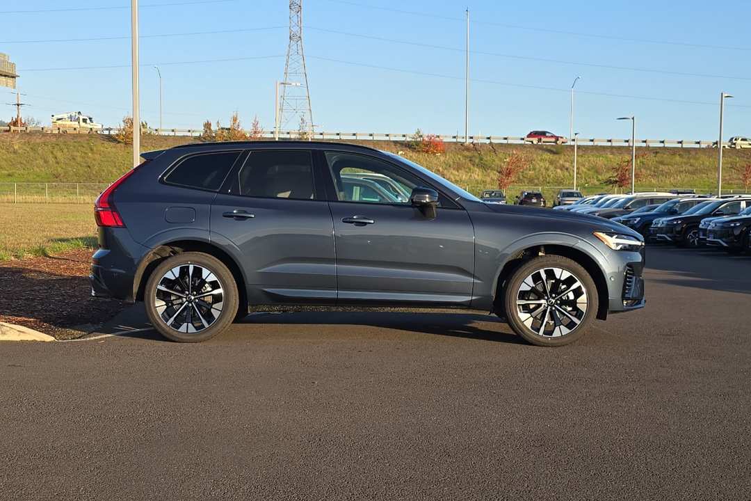 2026 Volvo Xc60 B5 Plus - Image 2