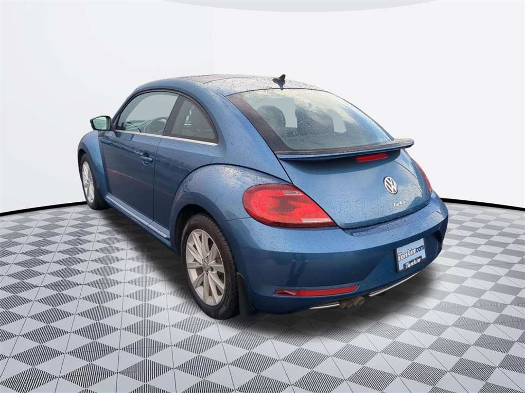 2019 Volkswagen Beetle 2.0T SE - Image 4