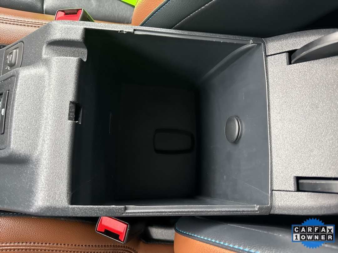 2024 Ford Bronco Outer Banks - Image 28