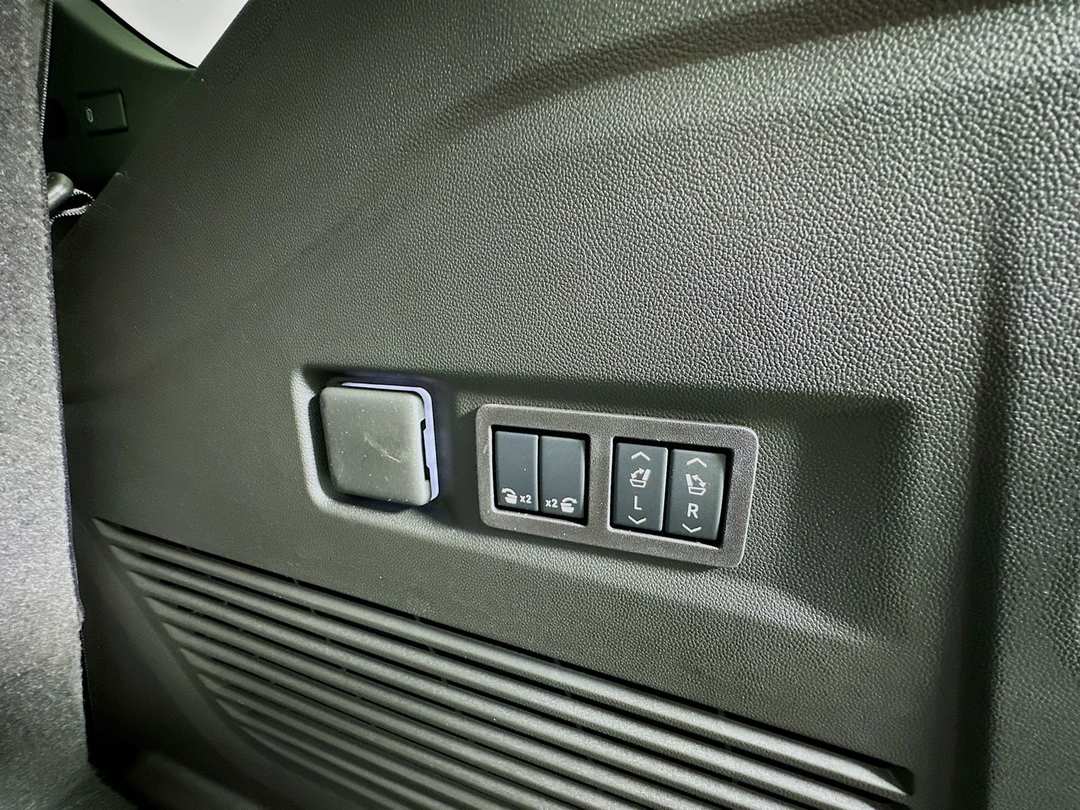 2026 Chevrolet Tahoe High Country - Image 36