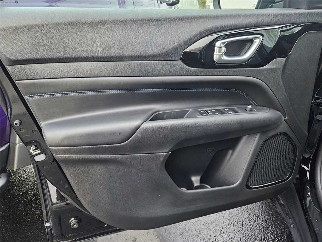 2026 Jeep Compass Latitude - Image 10