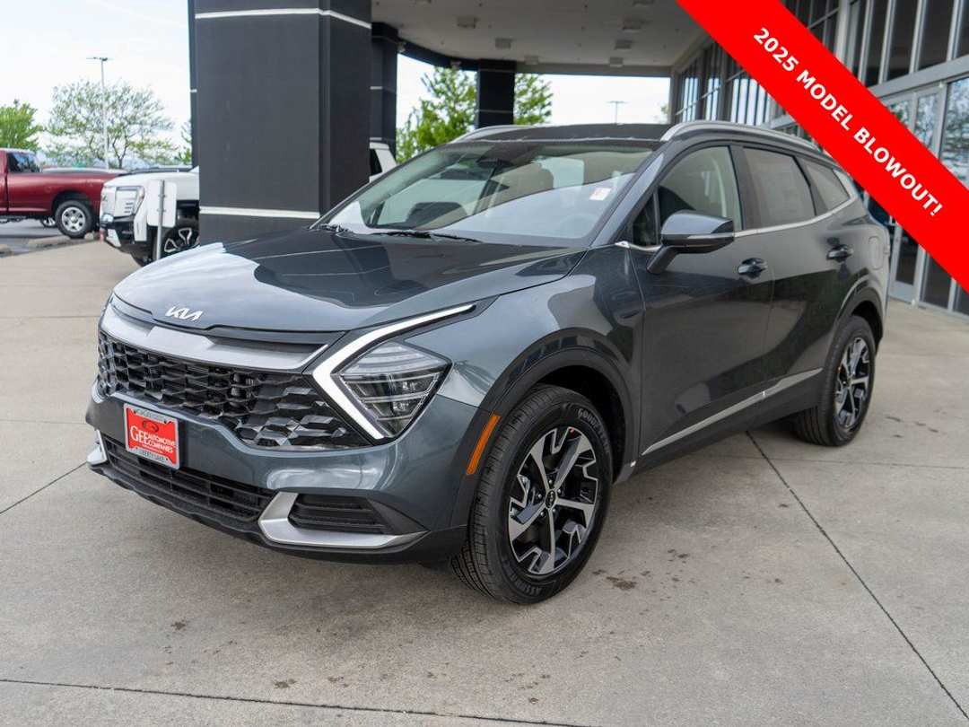 2025 Kia Sportage EX - Image 3