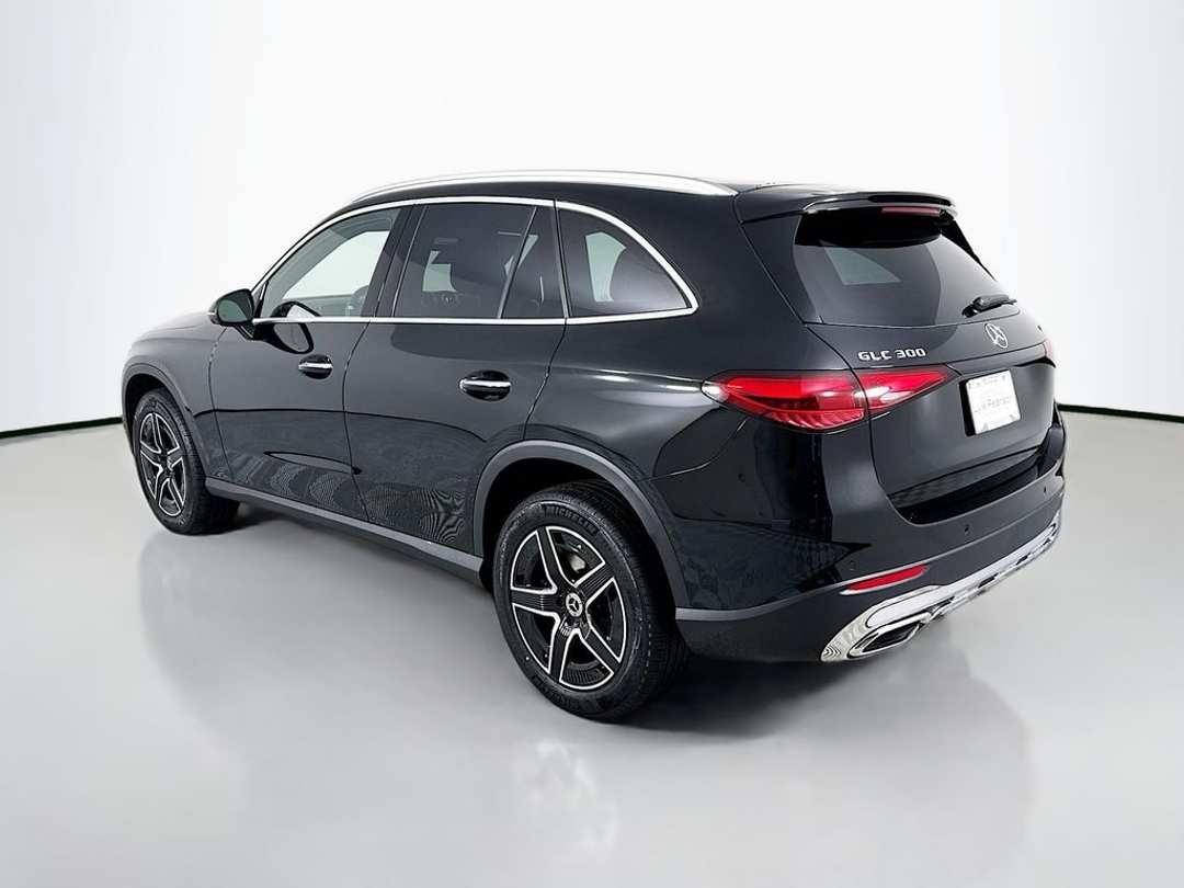 2026 Mercedes-Benz GLC GLC 300 - Image 3