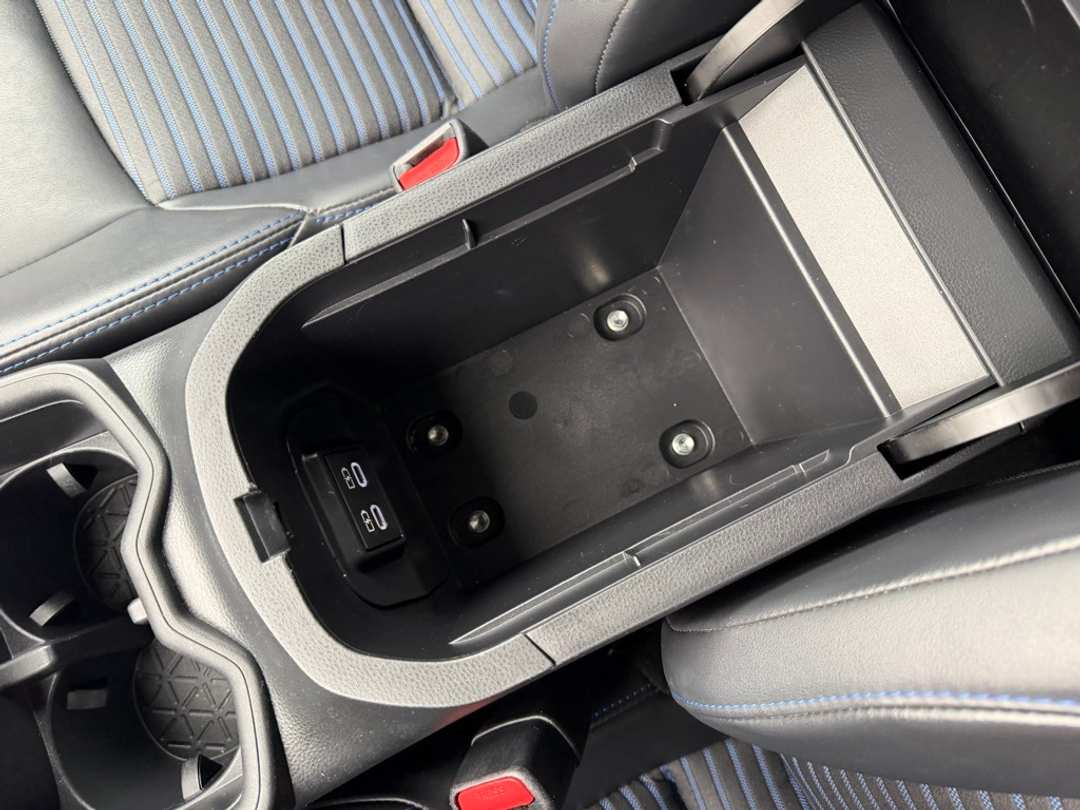 2023 Toyota Rav4 XSE - Image 27