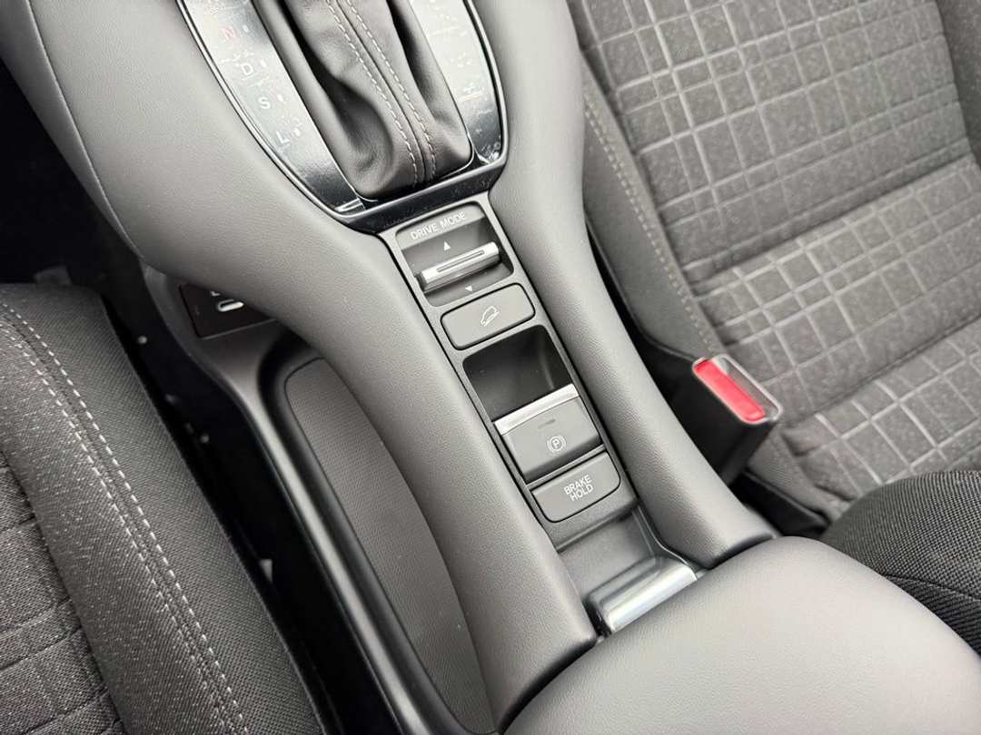 2026 Honda HR-V LX - Image 24