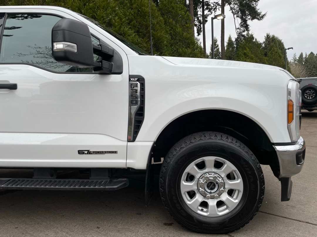 2024 Ford F-350Sd XLT - Image 2