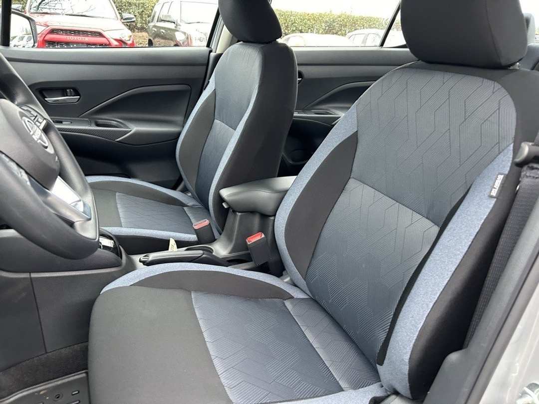 2025 Nissan Versa 1.6 SV - Image 20