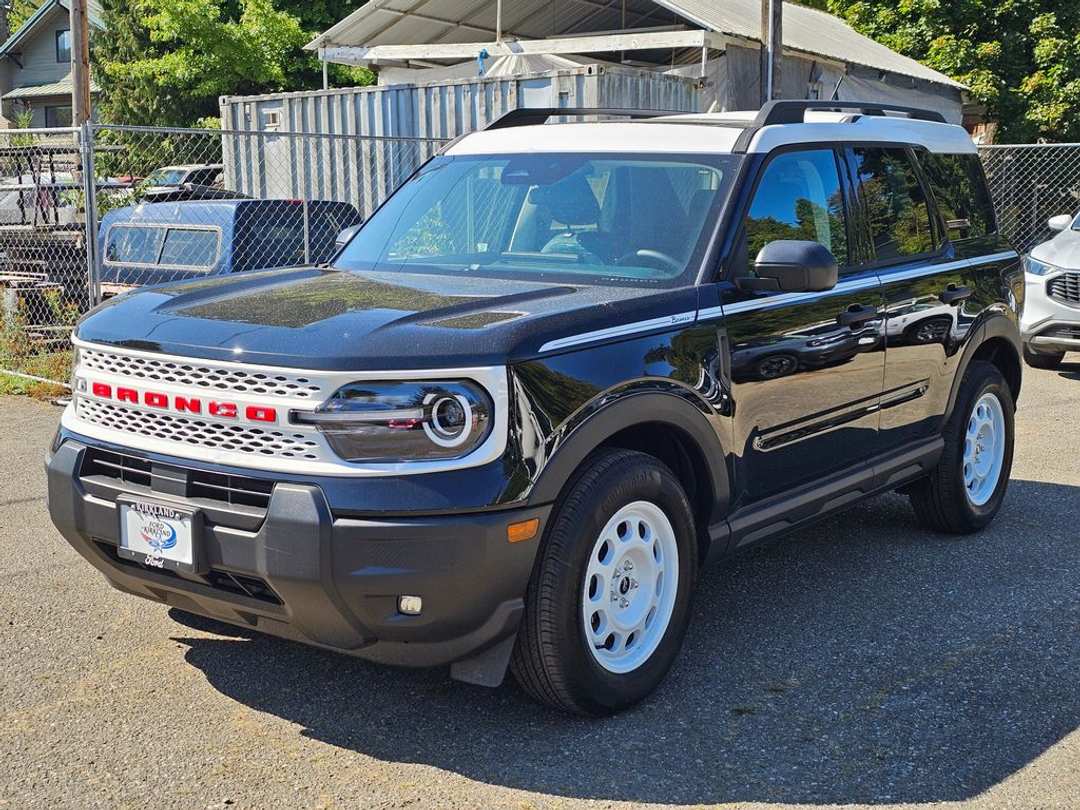 2025 Ford Bronco Sport Heritage - Image 3