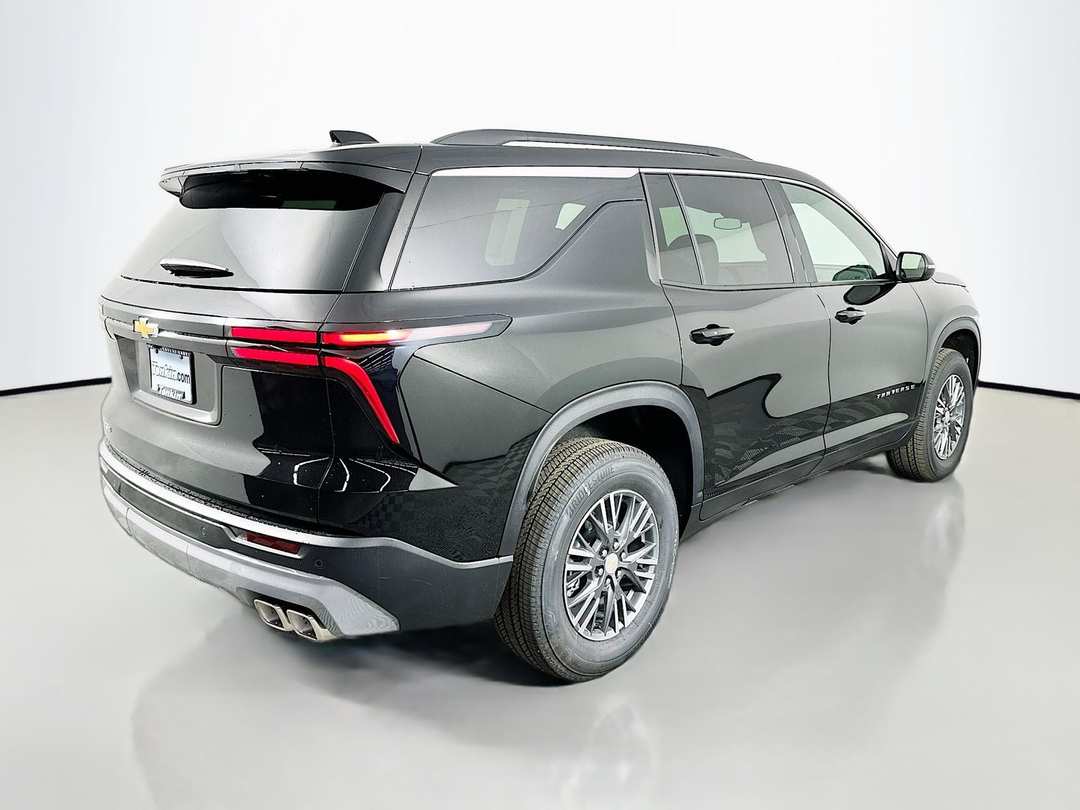 2026 Chevrolet Traverse LT - Image 7
