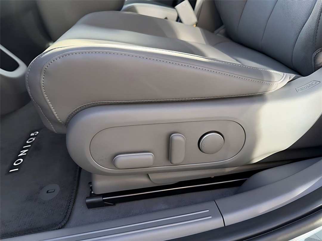2026 Hyundai Ioniq 5 SEL - Image 13