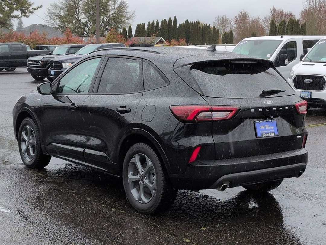 2024 Ford Escape STLine - Image 3