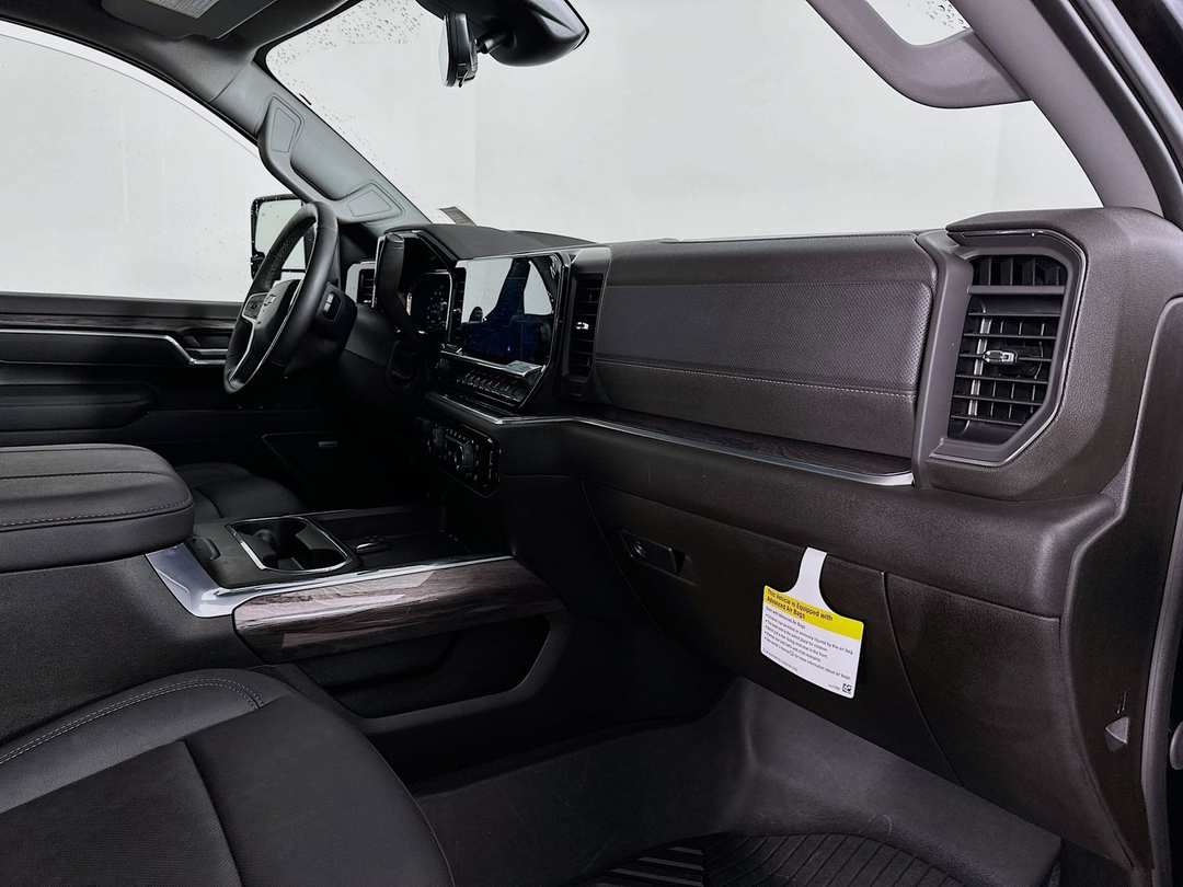 2025 Chevrolet Silverado 3500Hd LTZ - Image 32