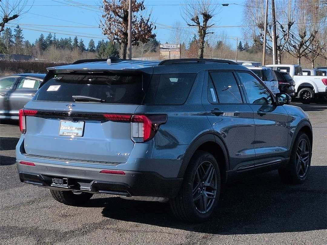 2026 Ford Explorer STLine - Image 5