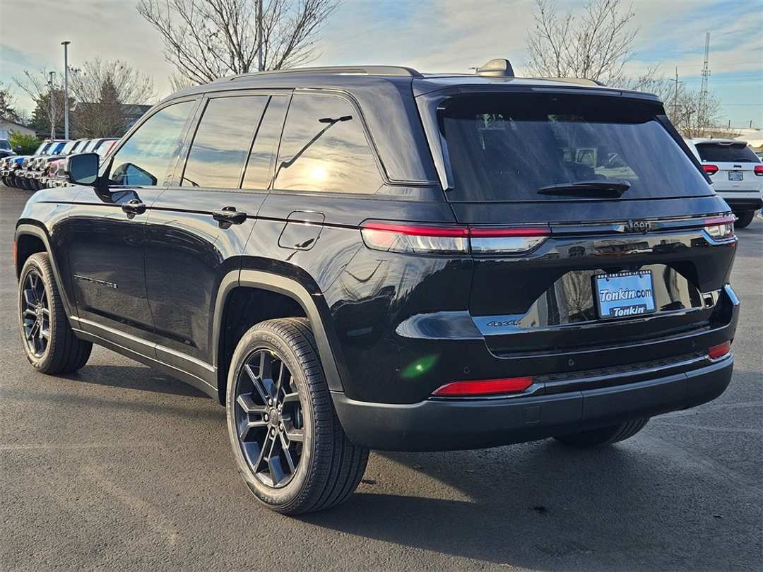 2025 Jeep Grand Cherokee Limited - Image 4