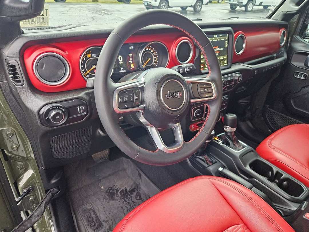 2023 Jeep Wrangler Rubicon - Image 13