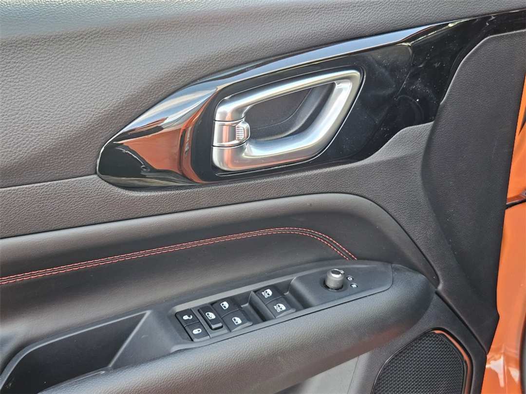 2026 Jeep Compass Trailhawk - Image 11