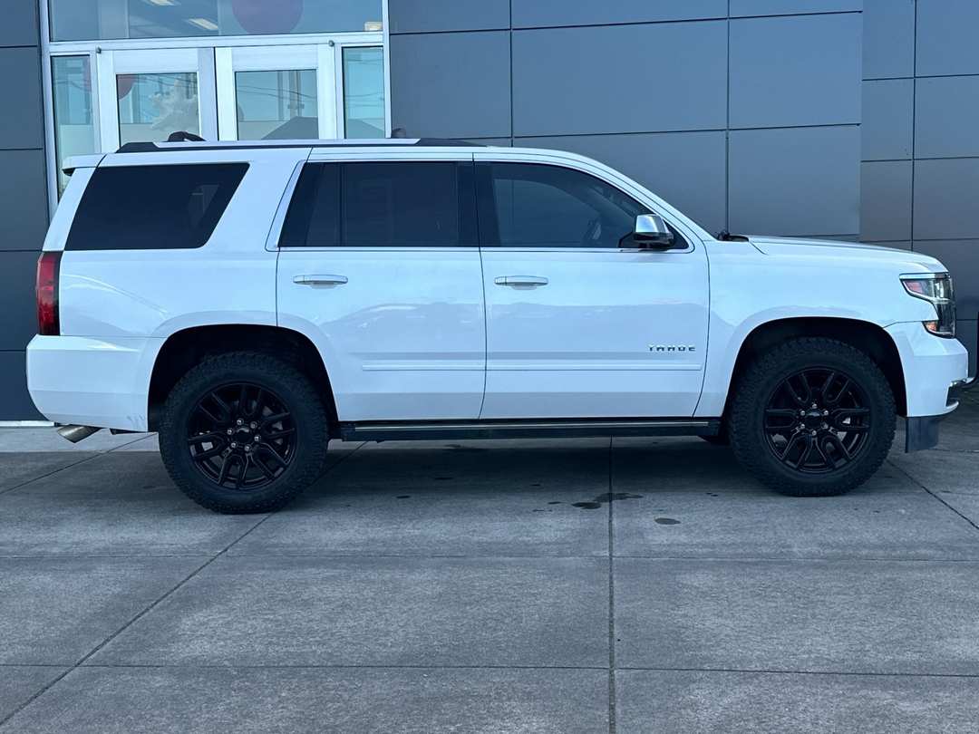 2019 Chevrolet Tahoe Premier - Image 2