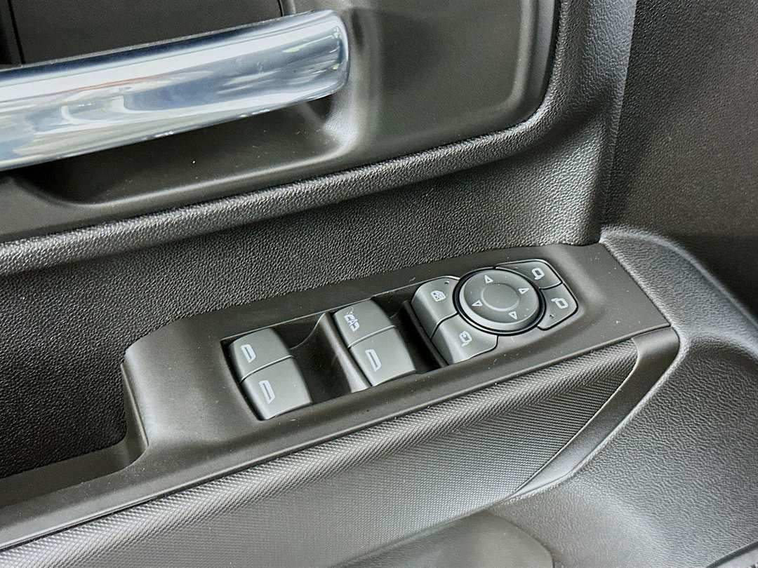 2025 Chevrolet Silverado 2500Hd Custom - Image 19