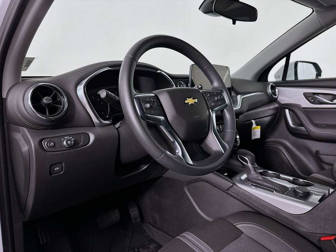 2025 Chevrolet Blazer LT - Image 10
