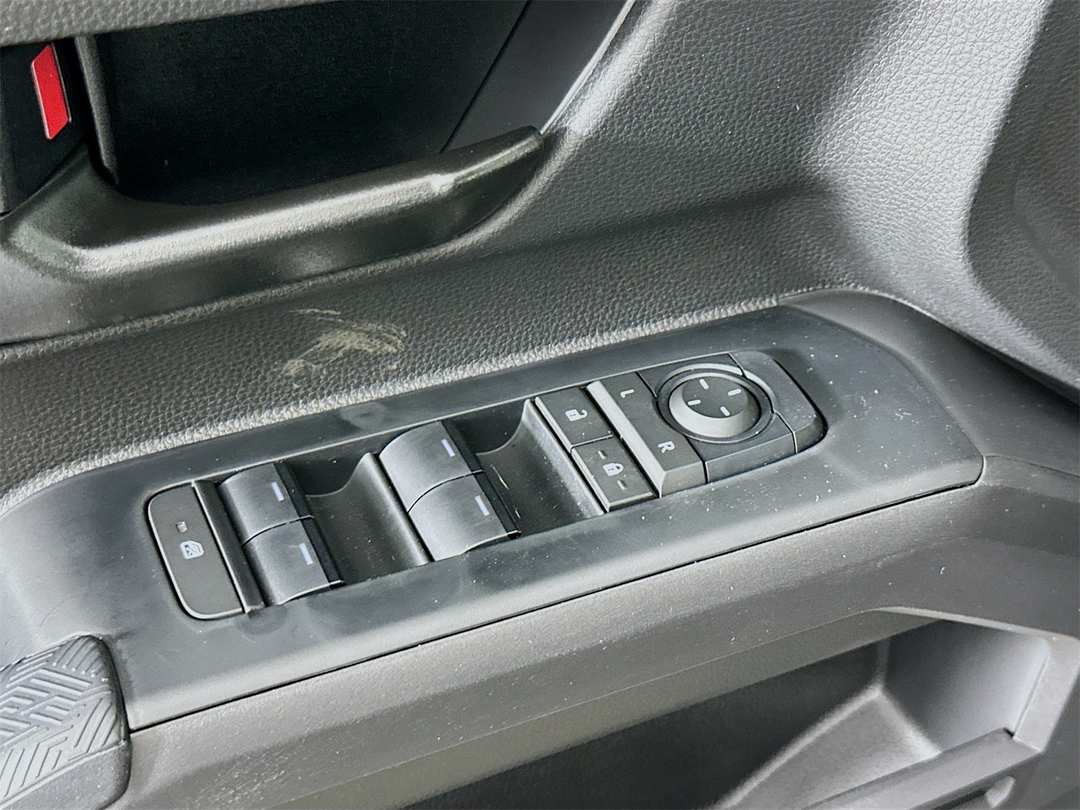 2025 Toyota Tacoma SR5 - Image 18