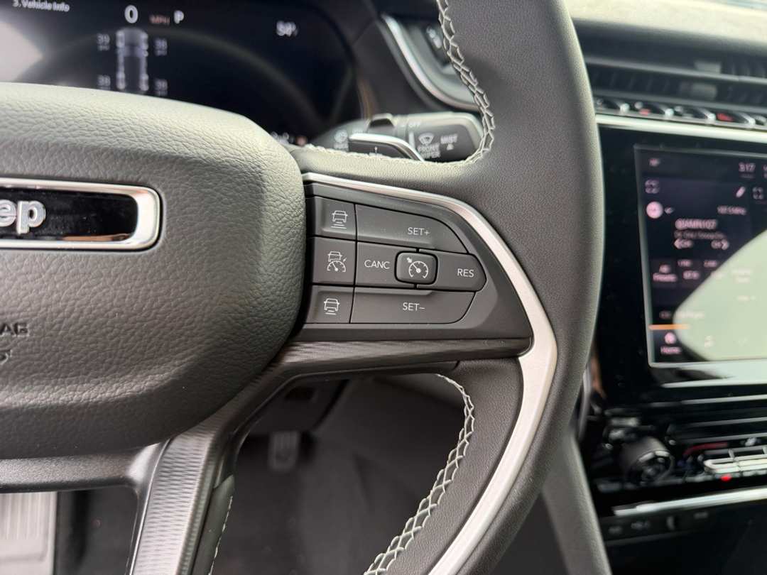 2025 Jeep Grand Cherokee Laredo X - Image 20