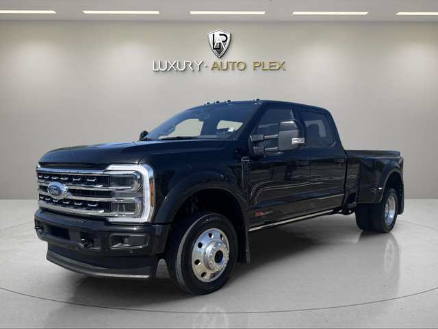 2025 Ford F450 Super Duty Crew Pano Roof Loaded PLATINUM 8 FT