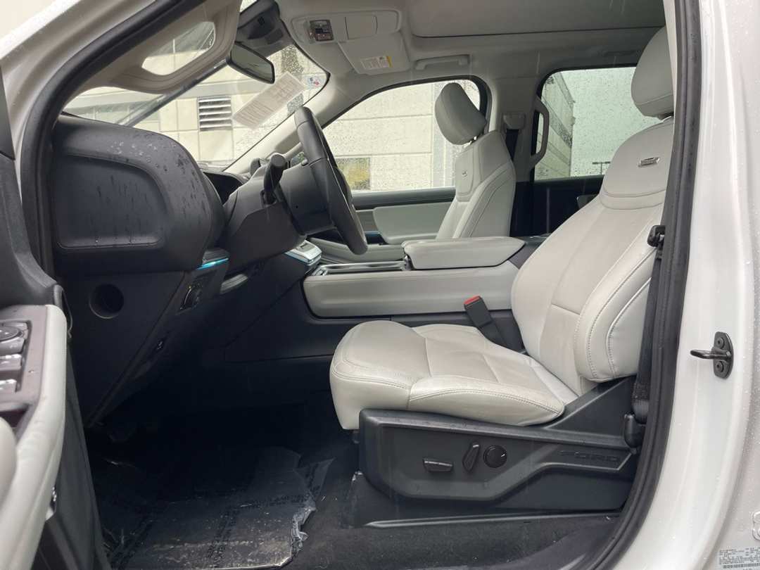 2025 Ford Expedition Max Platinum - Image 16