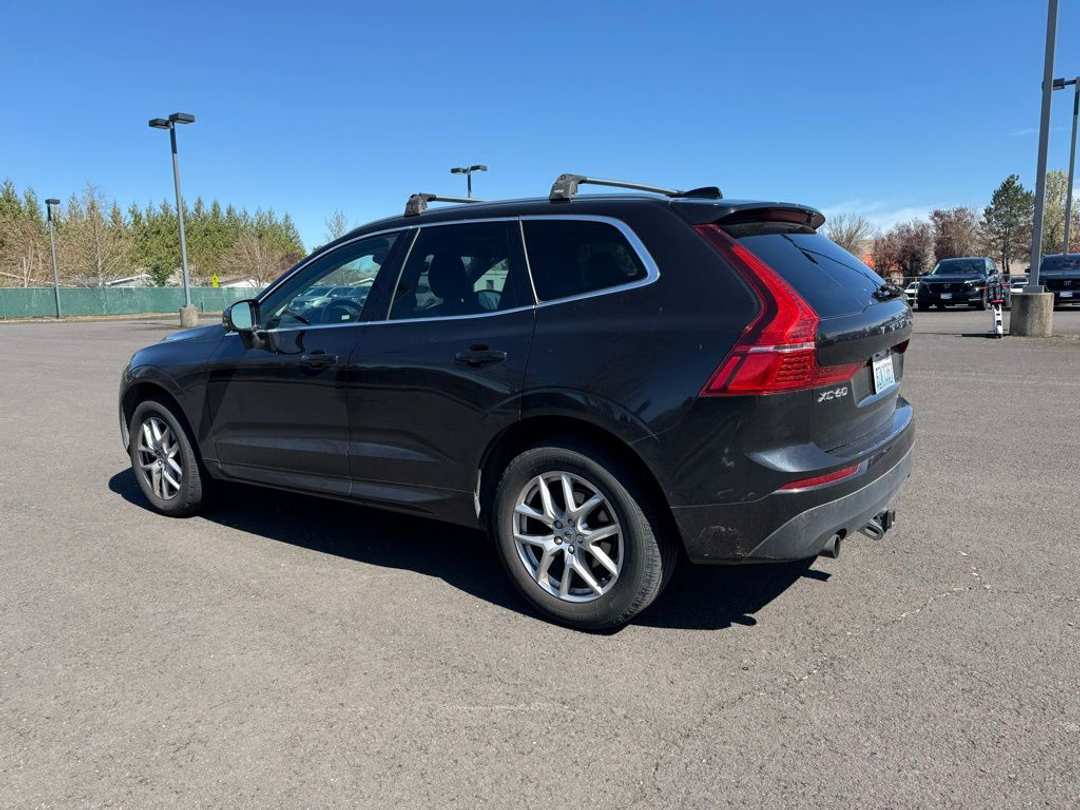 2018 Volvo Xc60 T5 Momentum - Image 3