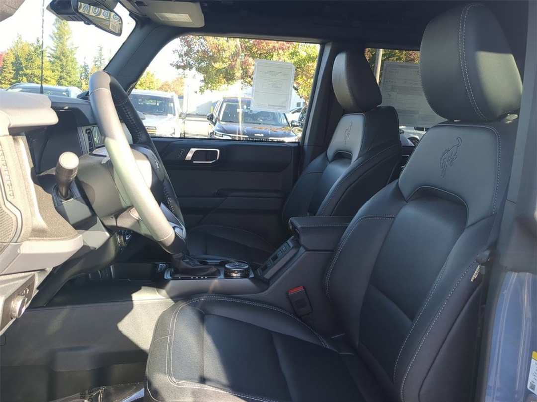 2025 Ford Bronco Big Bend - Image 12