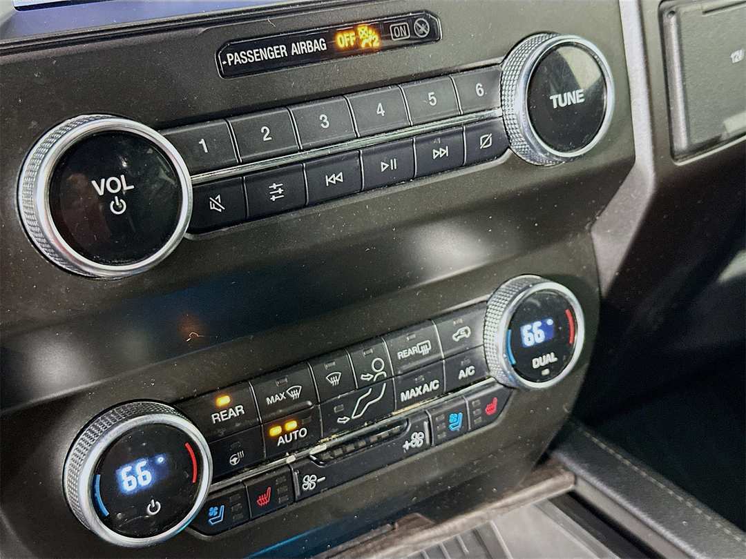 2020 Ford Expedition Max Limited - Image 16