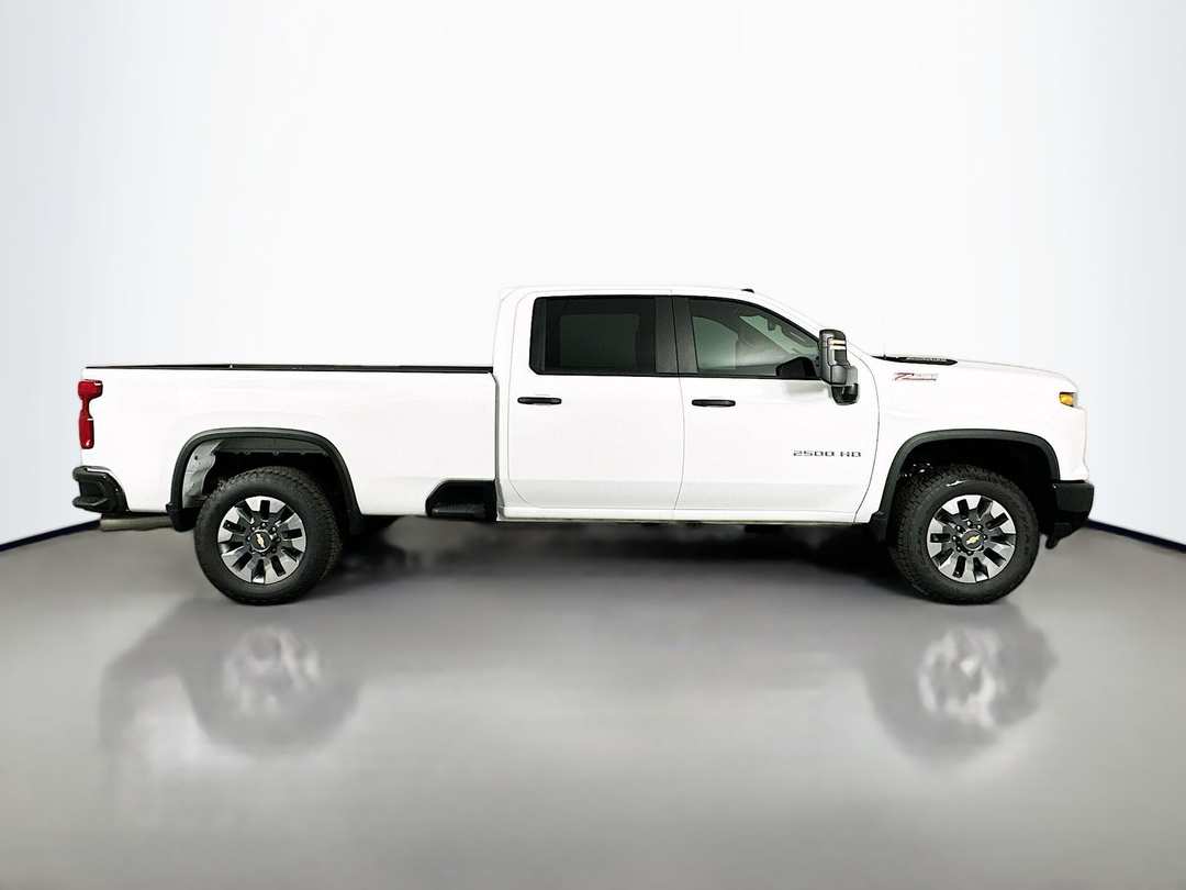 2025 Chevrolet Silverado 2500Hd Custom - Image 9