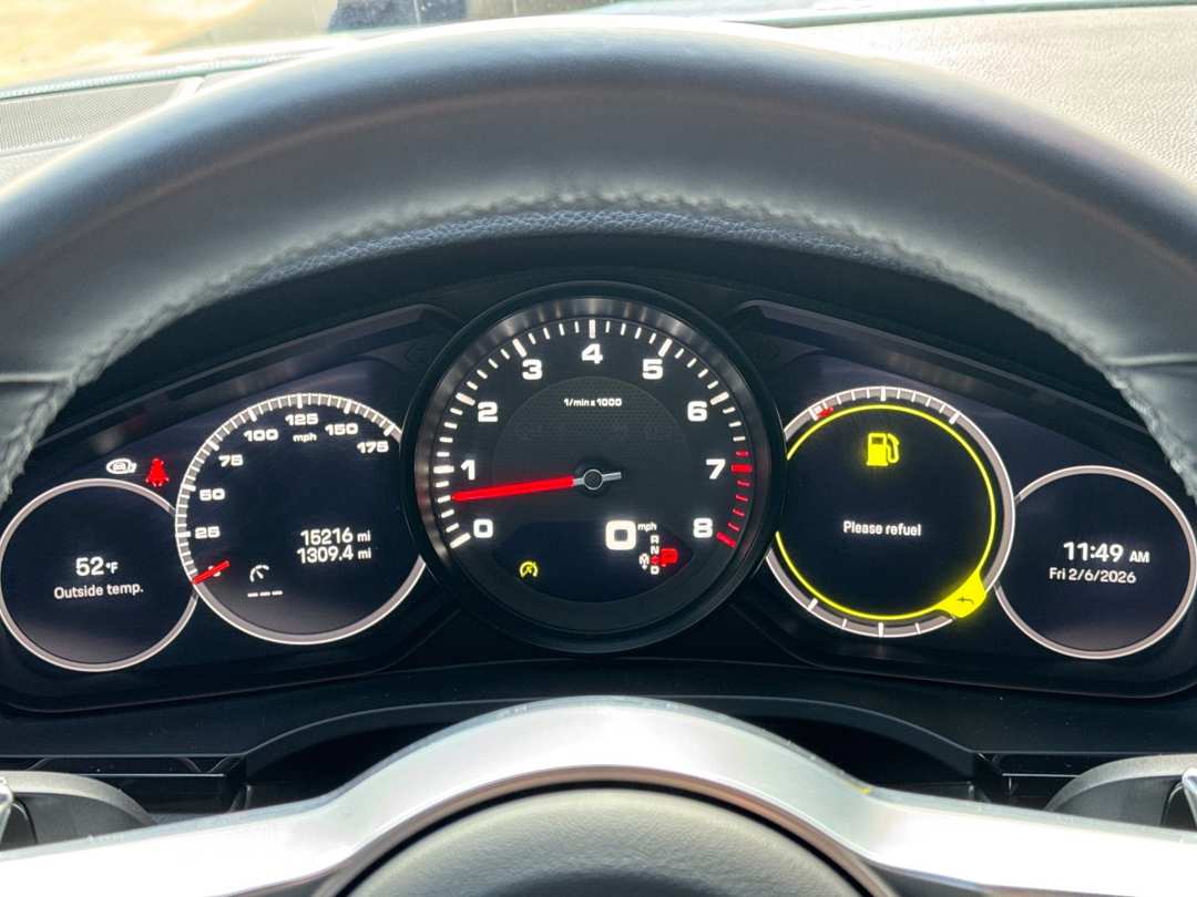 2023 Porsche Cayenne Platinum Edition - Image 23