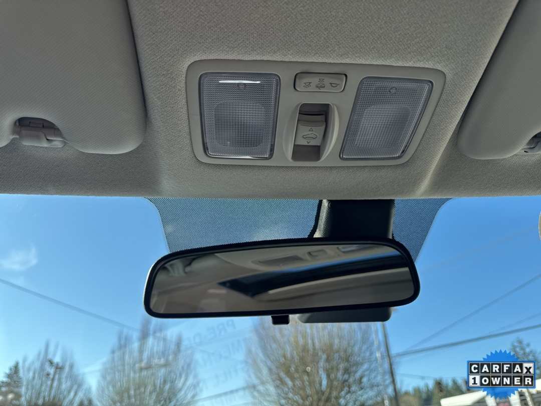 2025 Hyundai Venue SEL - Image 24