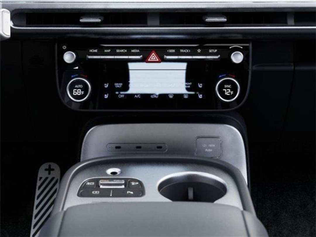 2026 Hyundai Ioniq 9 Performance Calligraphy - Image 16