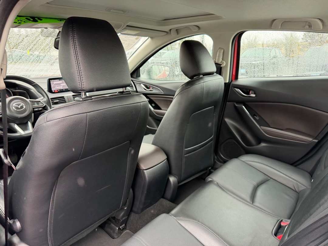 2018 MAZDA Mazda3 Grand Touring - Image 32