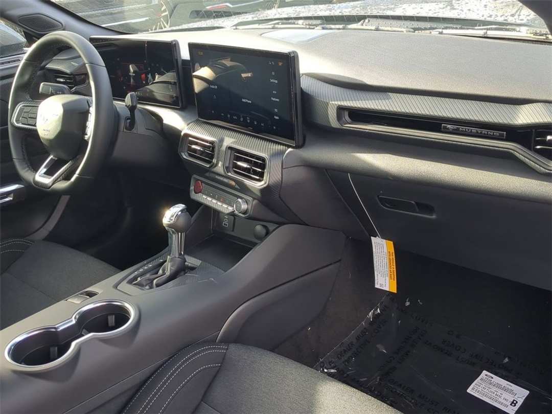 2026 Ford Mustang EcoBoost - Image 29