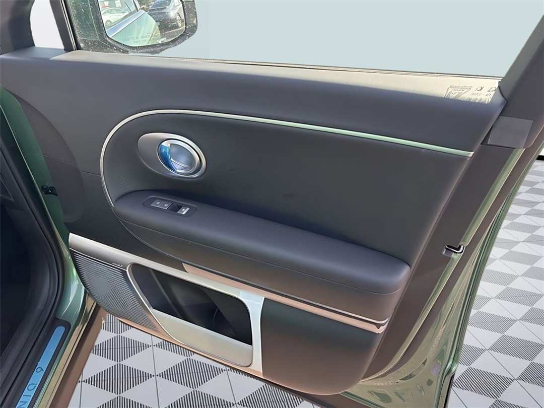 2026 Hyundai Ioniq 9 Performance Calligraphy - Image 15