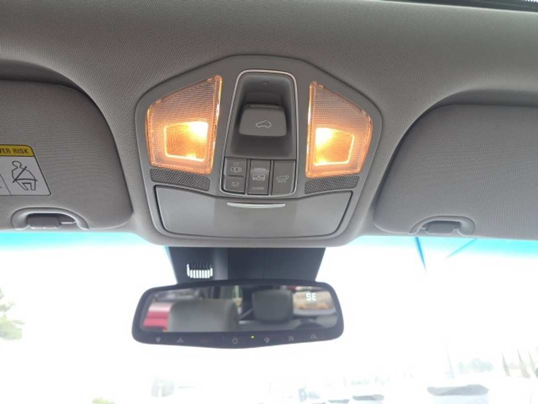 2017 Hyundai Santa Fe SE Ultimate - Image 21