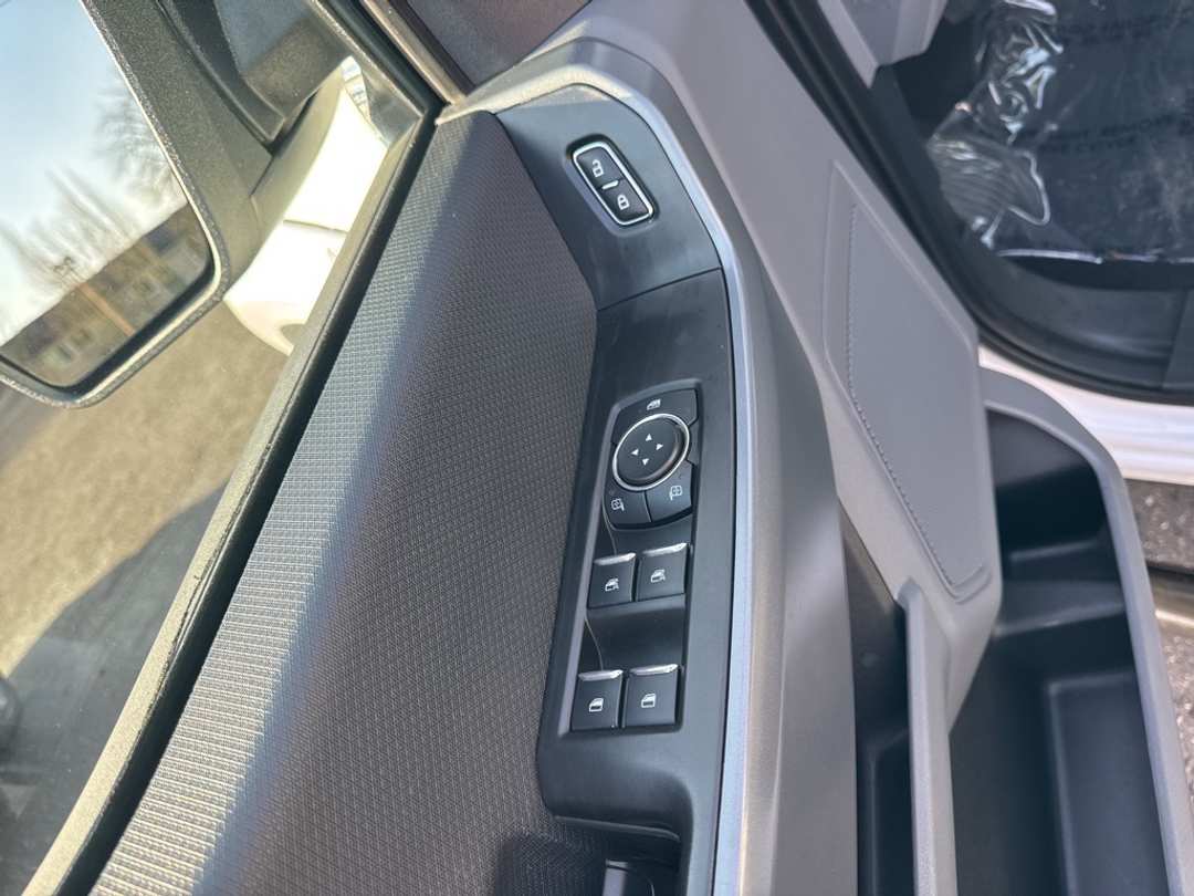 2023 Ford F-150 XLT - Image 18