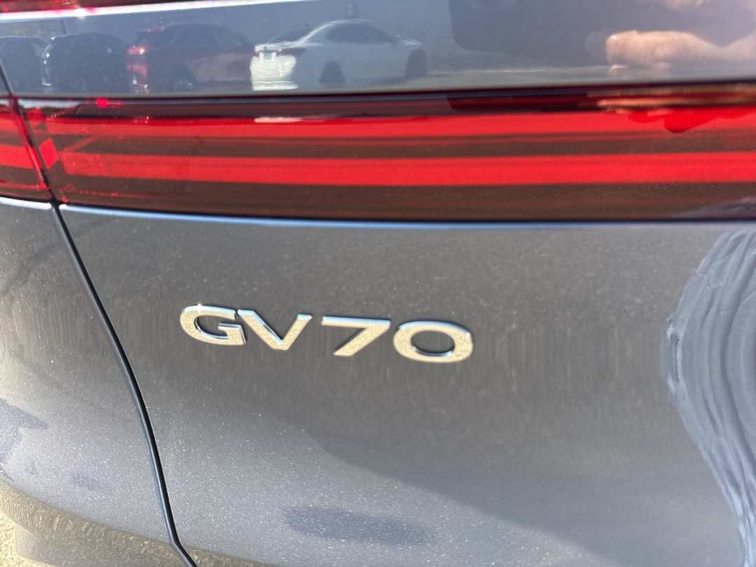 2026 Genesis Gv70 3.5T Sport Prestige - Image 10