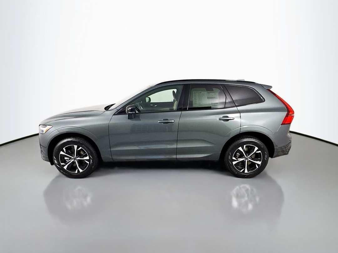 2026 Volvo Xc60 B5 Core - Image 2