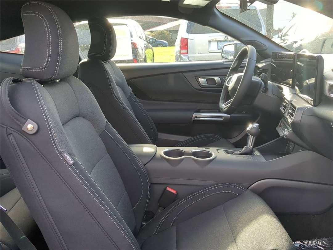 2026 Ford Mustang EcoBoost - Image 28