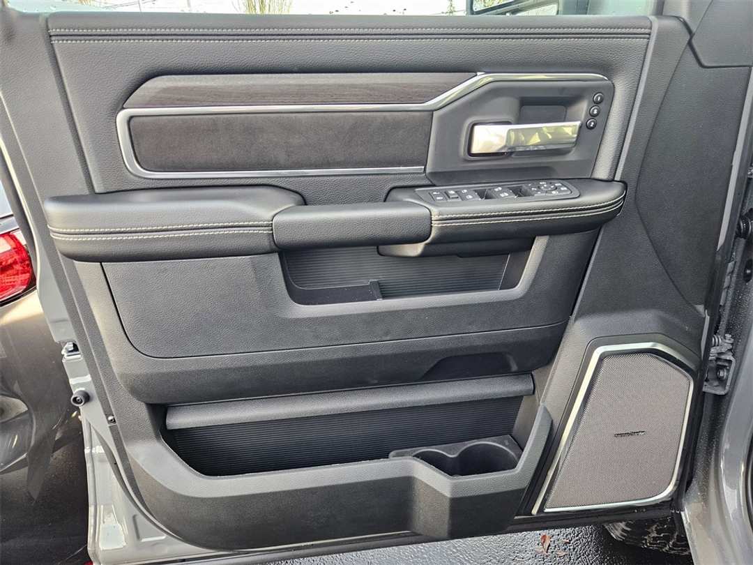 2026 Ram 2500 Laramie - Image 10