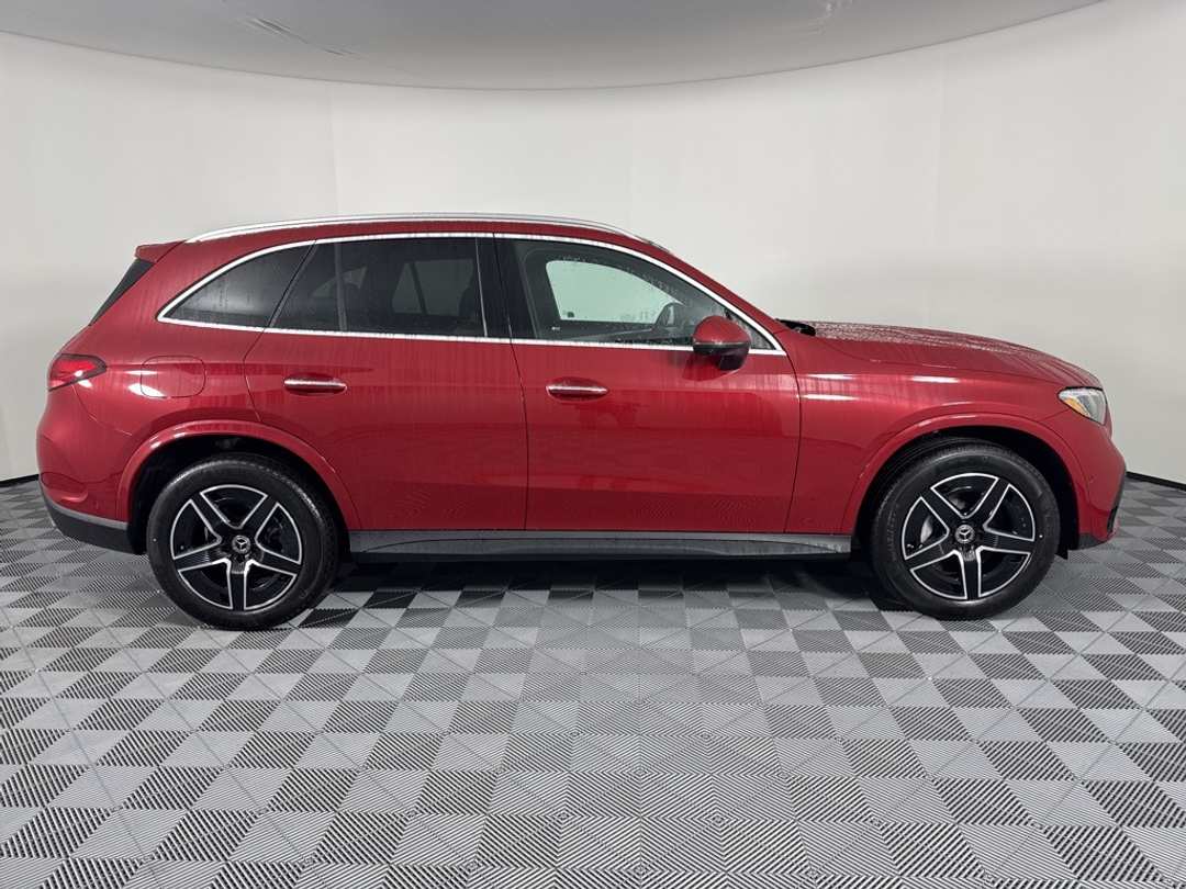 2026 Mercedes-Benz GLC GLC 300 - Image 8