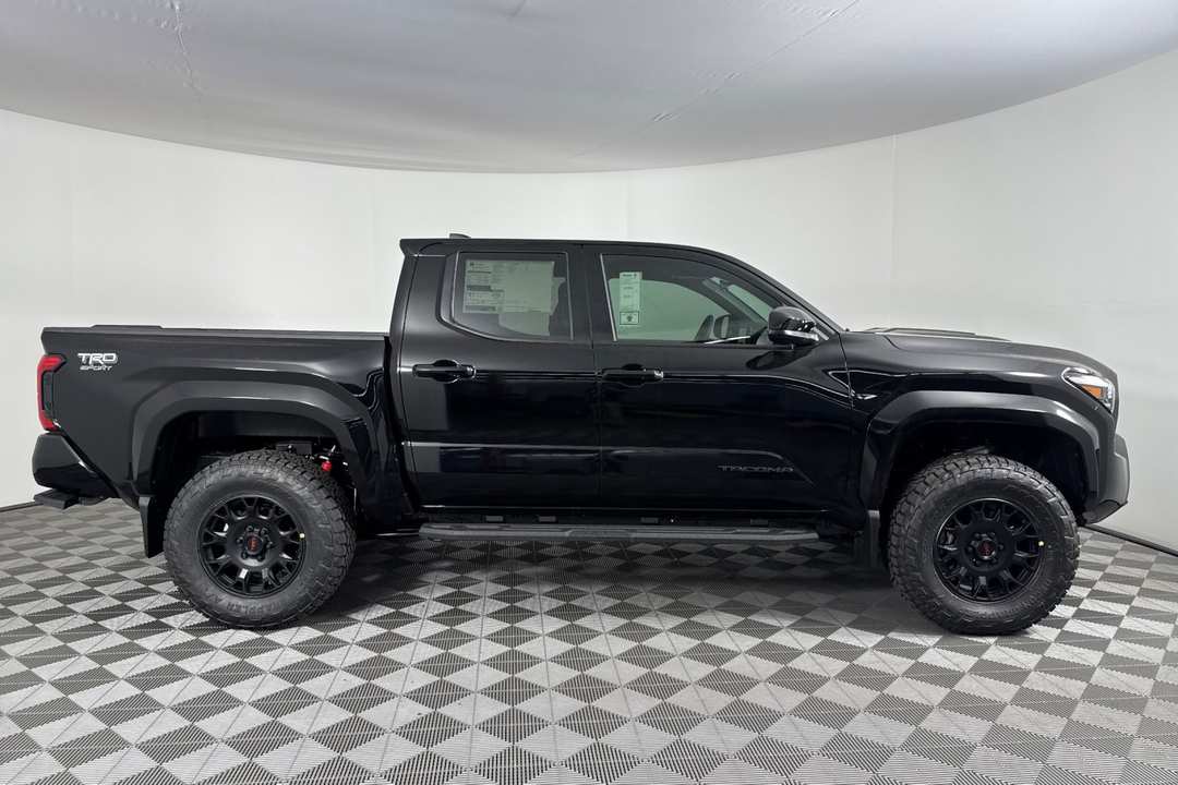 2025 Toyota Tacoma TRD Sport - Image 3