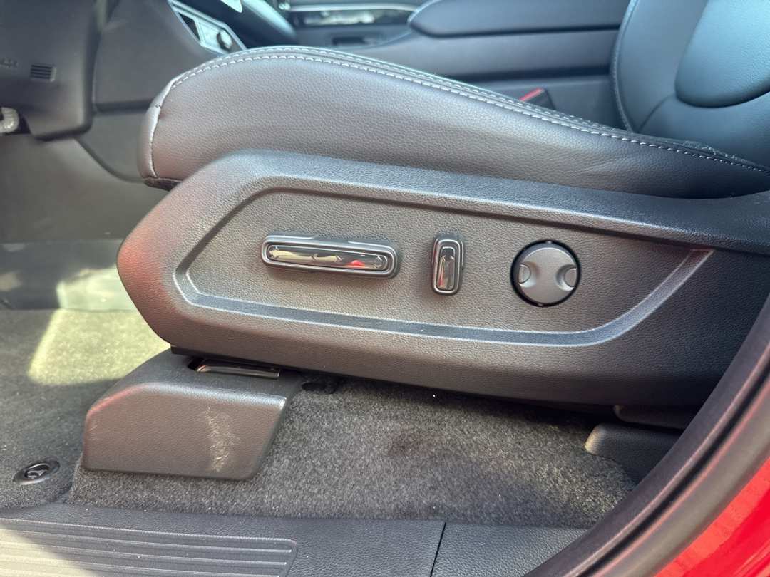 2025 Honda Pilot Touring - Image 34